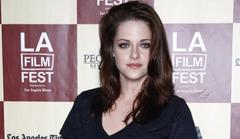 kristen stewart steps out of ‘focus’ as will smith circles lead